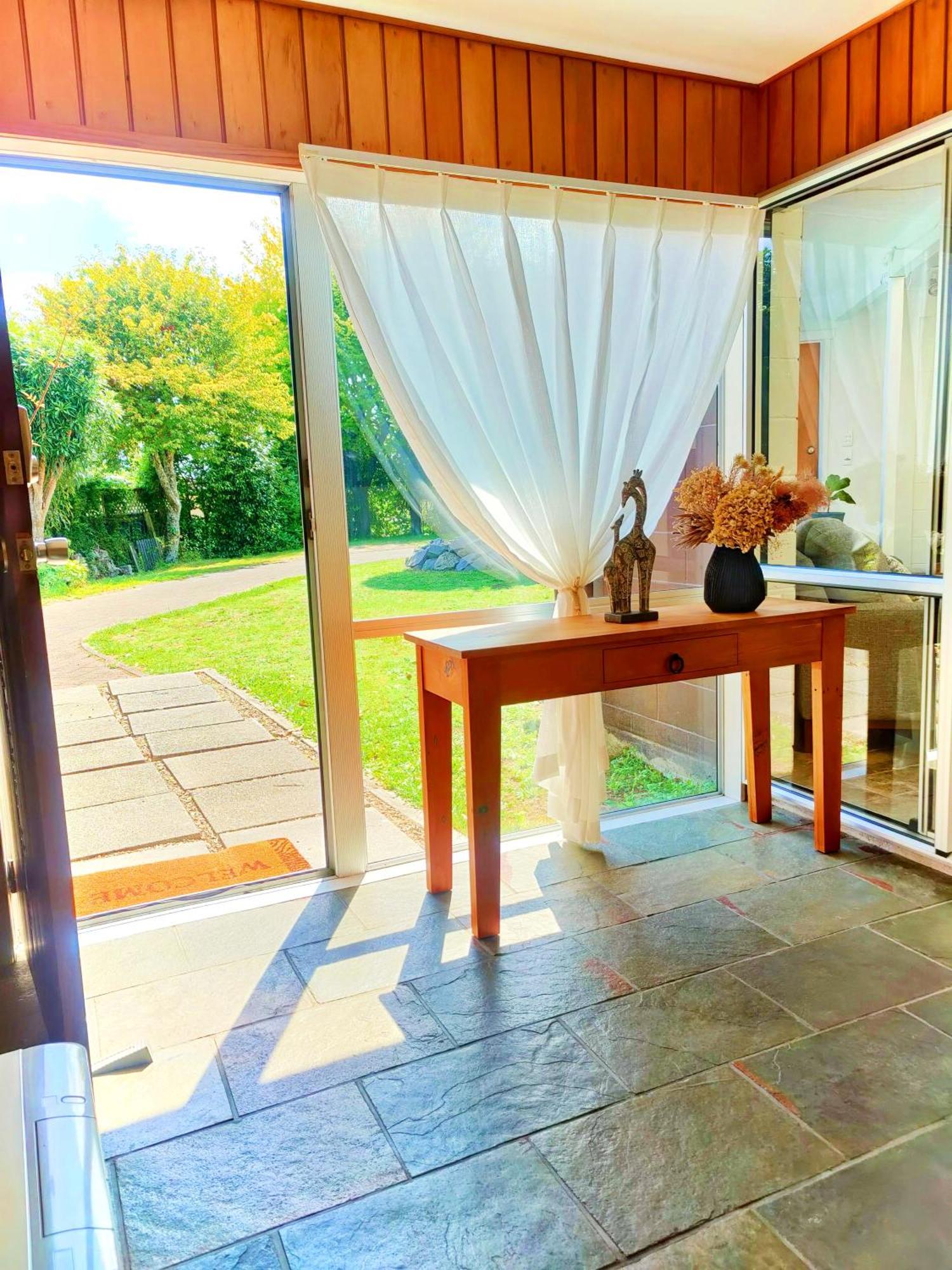 Delight In Birch-Lake View Holiday Home Taupo Dış mekan fotoğraf